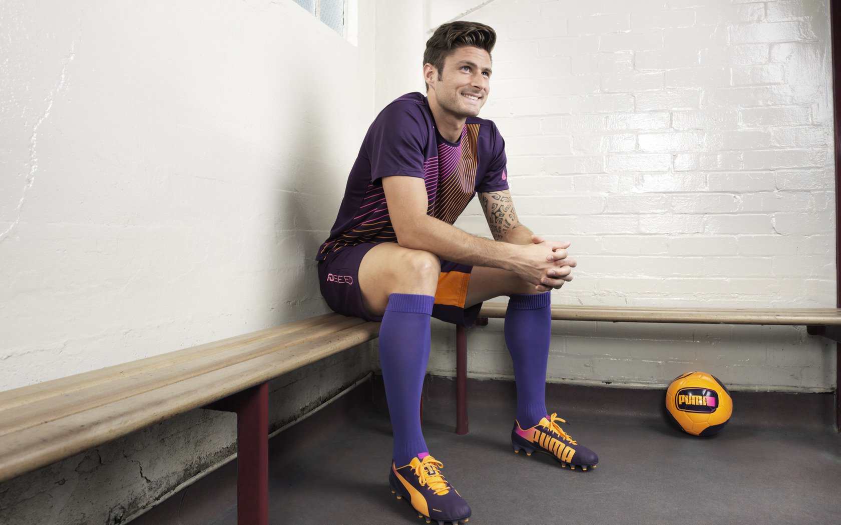 富勒姆胜平负平衡不断,球队士气高昂,富勒姆比赛视频聚胜顽球汇