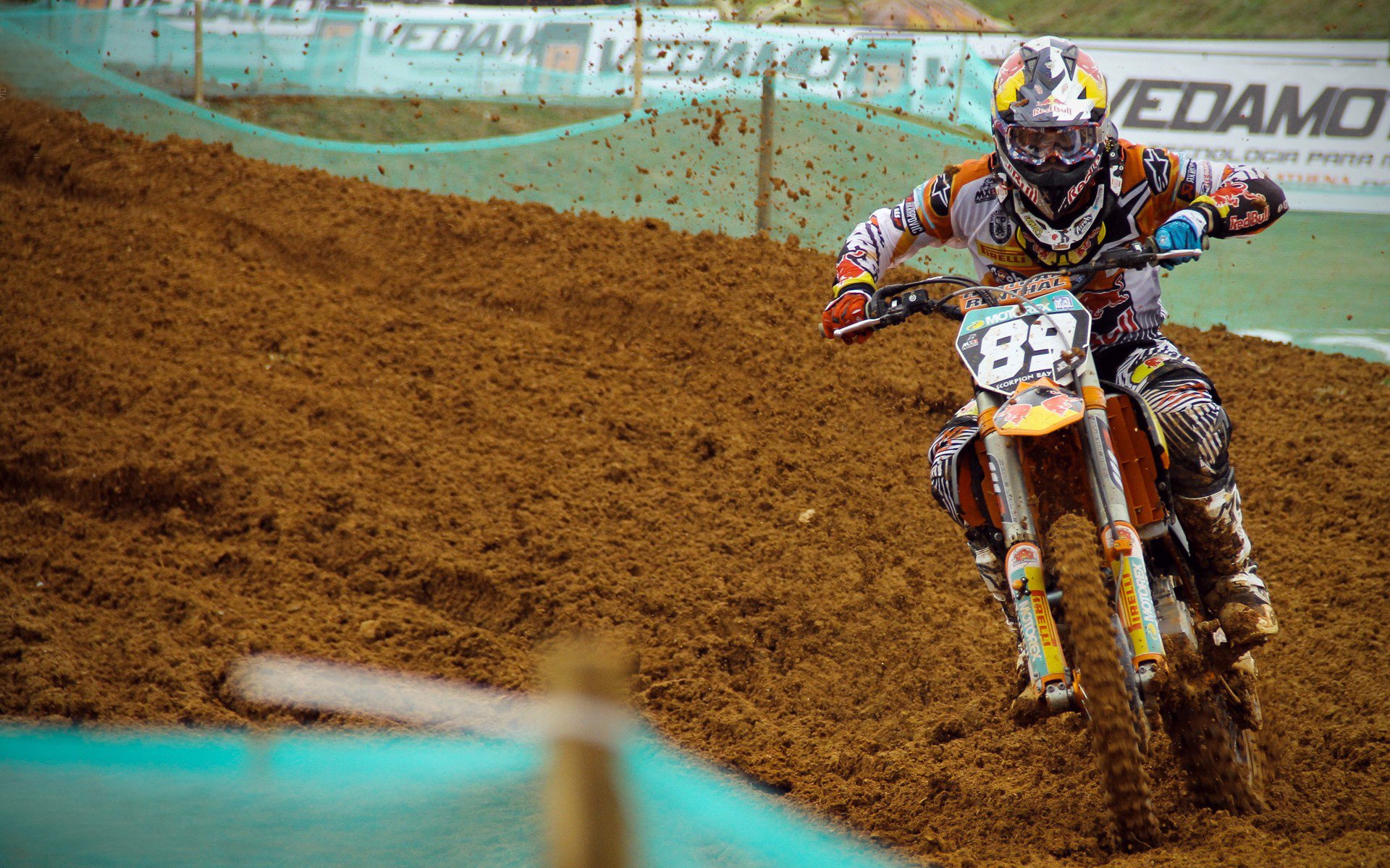 掘金依靠团队配合击败热火,掘金对队员